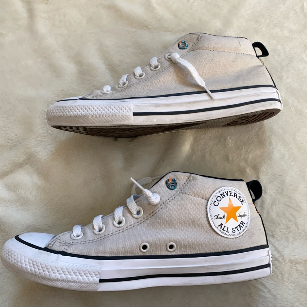 Converse Chuck Taylor Mids